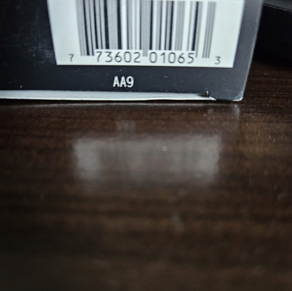 Mac STUDIO FIX POWDER PLUS FOUNDATION in NW20 (NIB) - Picture 5 of 5